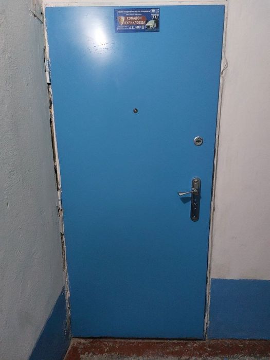 Железные двери б/у (1 млн), решетка и двери Акфа