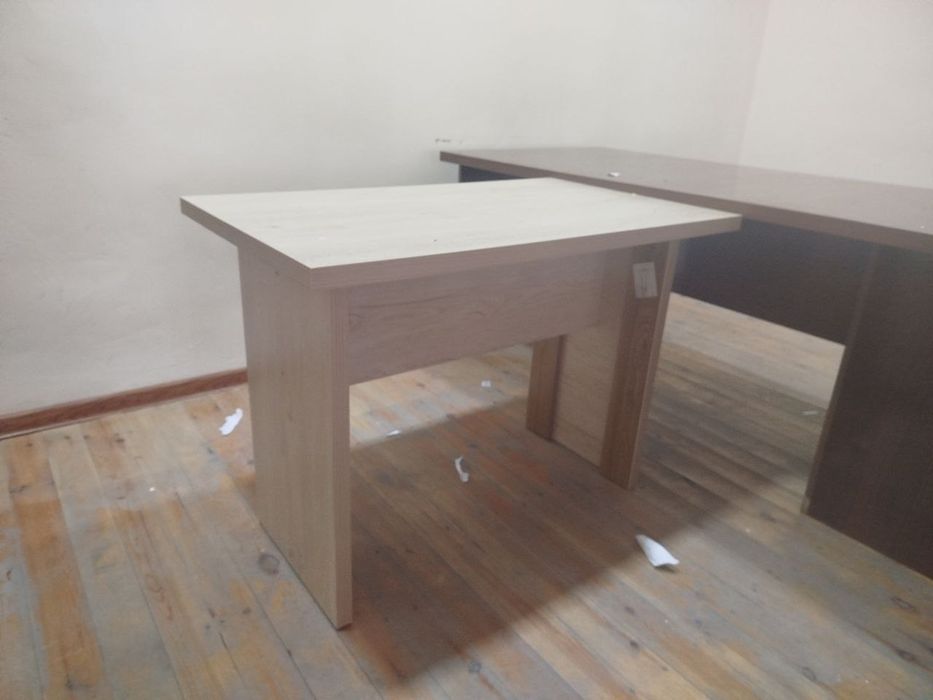 Yangi stollar va shkaf