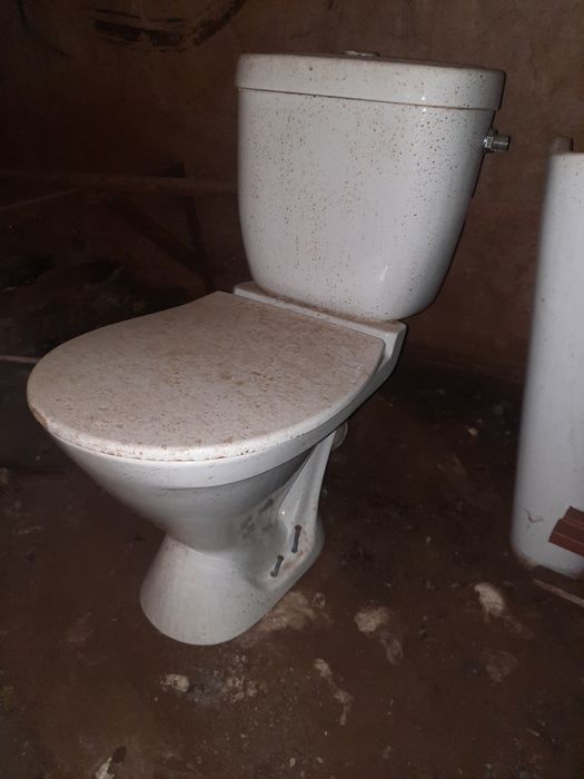 Унитаз продам б/у рабочий.