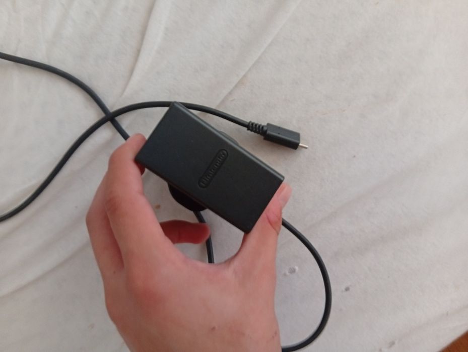 Vând Nintendo Switch Lite impecabil + 5 Jocuri + Accesorii.Fac și schimburi