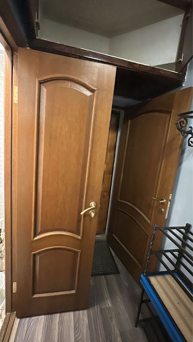 Продам деревянные двери