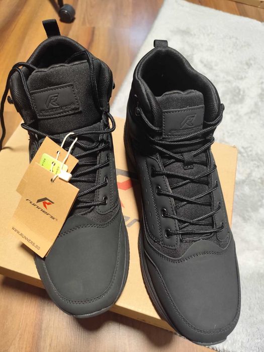 Маратонки, високи спортни обувки. 46 номер, нови.