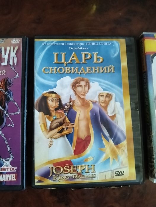 Продам  ДВД диски с мультфильмами.