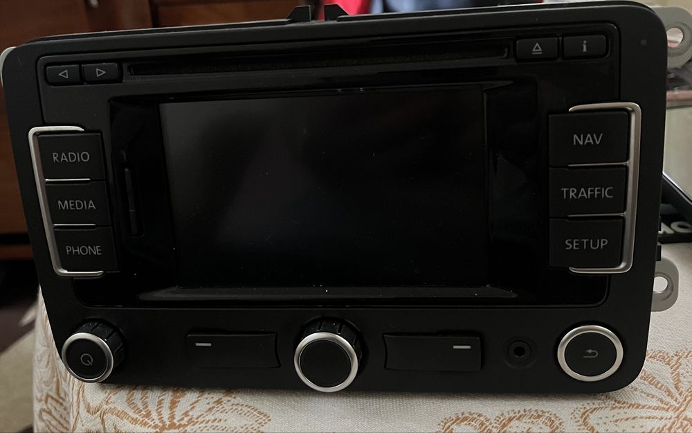 Navigatie originală  VW Golf 6-2012