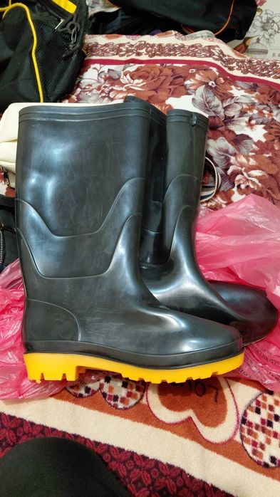 Резиновые сапоги
