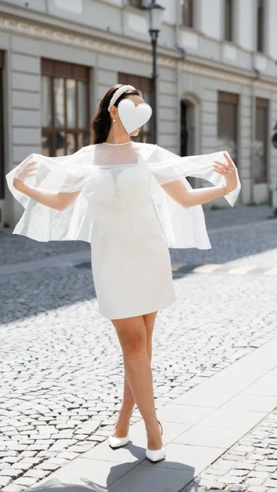 Rochie de cununie civilă – elegantă, cu accesorii detașabile