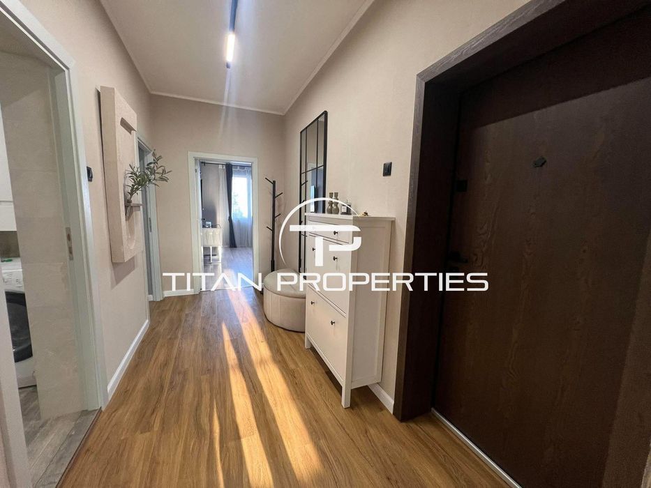 Дава се под наем Четиристаен апартамент в Варна, Център - 120 кв.м за 1500 € - Снимка #13