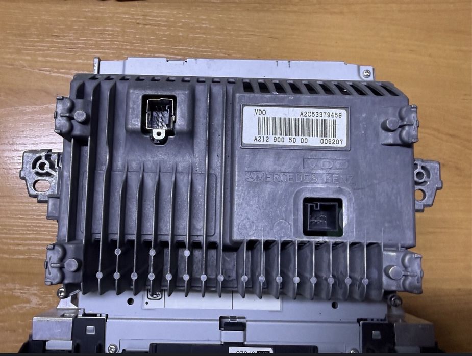 Продам магнитолу Mercedes