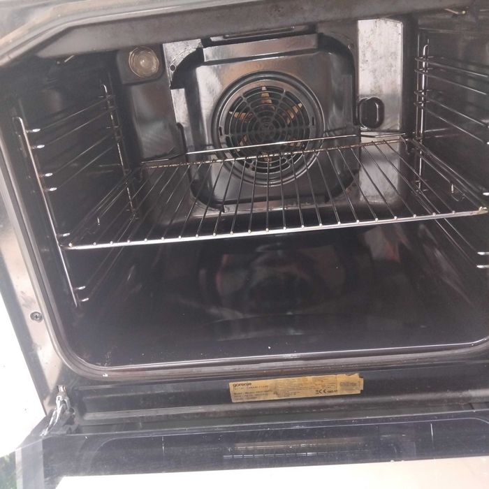 Комбинирана готварска печка Gorenje на газ и на ток