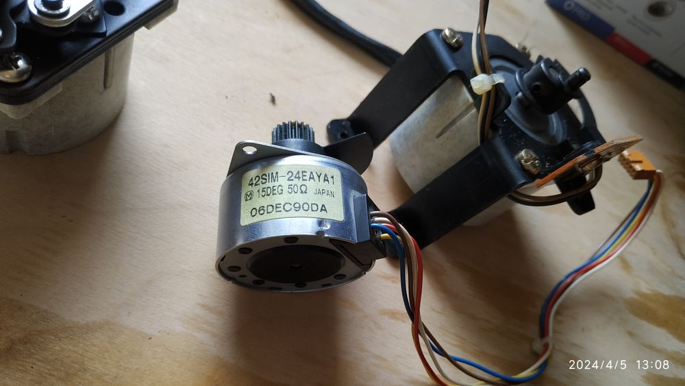 Шаговый моторчик. Японский