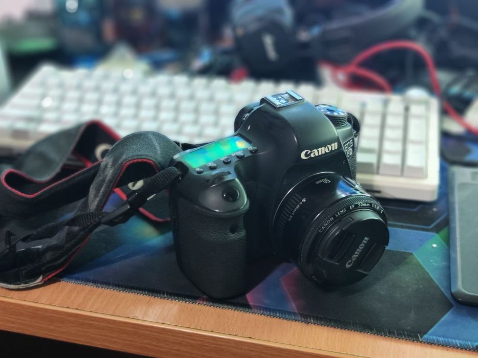 Объектив Canon 50 mm f/1.8