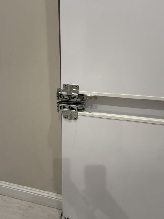 Холодильник встраеваемый