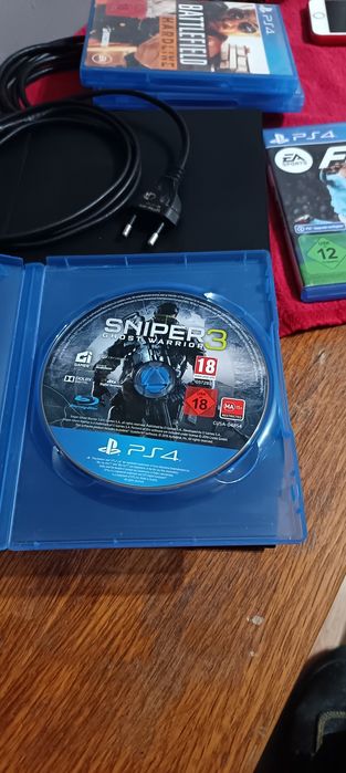 Vând ps 4 stare foarte buna