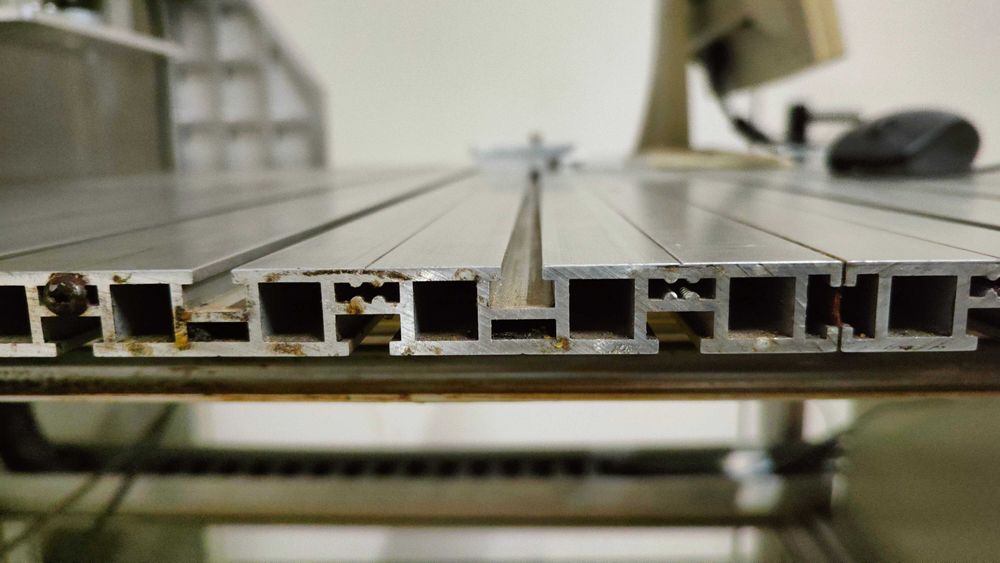 Фреза  / рутер с ЦПУ . CNC трифазни серво мотори.