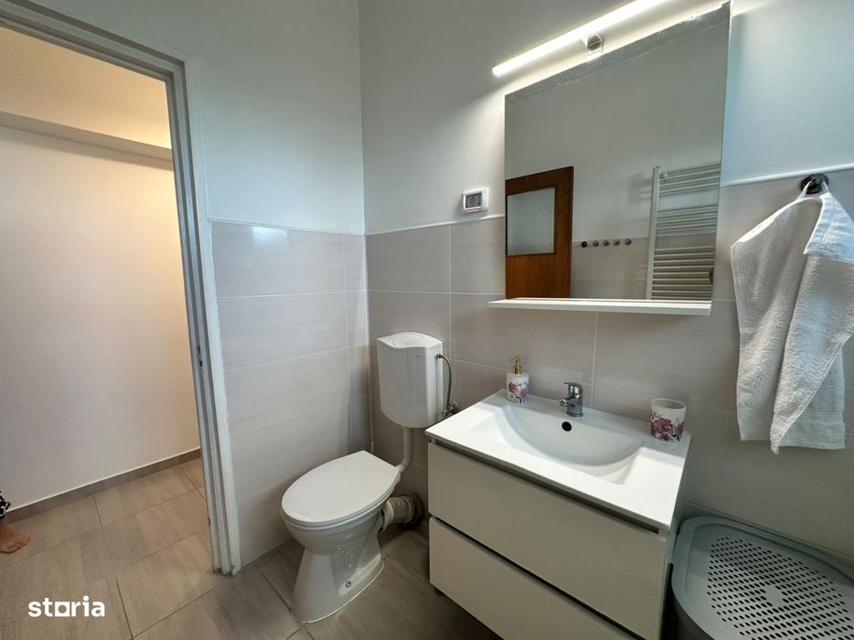 DEOSEBIT! 2 camere - 65 mp | Tavane inalte 2,80 m | Centrala | Boxa |