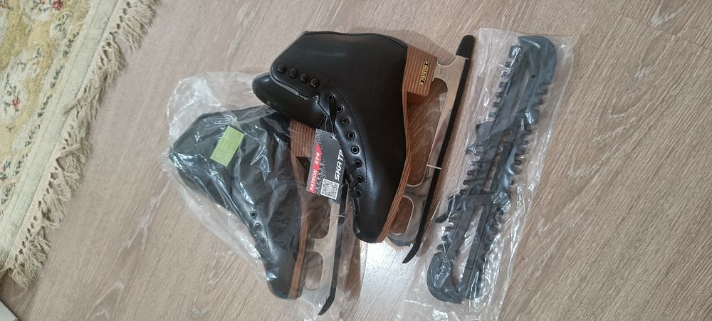 Продам коньки унисекс