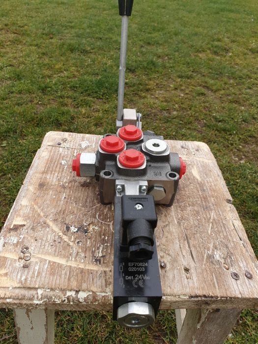 Distribuitor hidraulic actionat electric