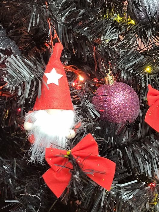 Brad de Crăciun artificial negru