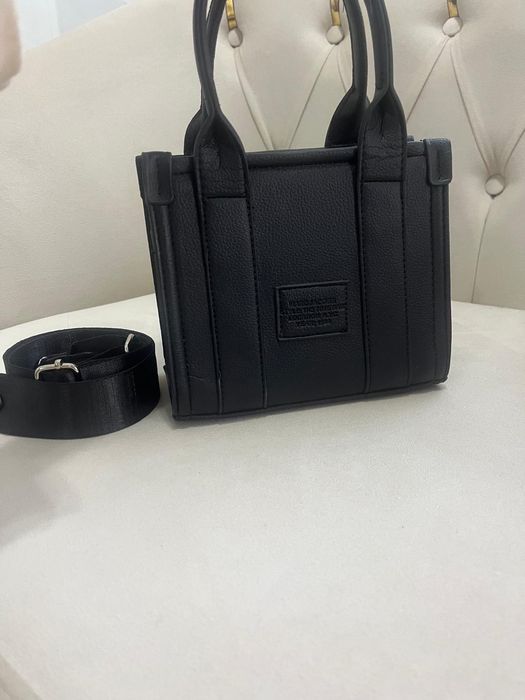 Geanta medie neagră