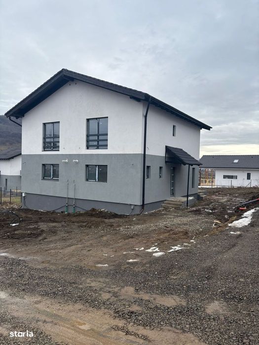 Livezeni - Case tip duplex, la rosu, semifinisat, sau la cheie