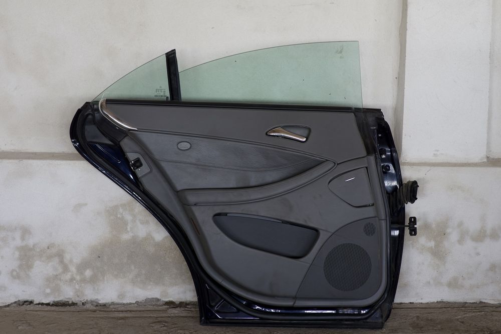Ușa stânga spate Mercedes CLS W219 2004-2010