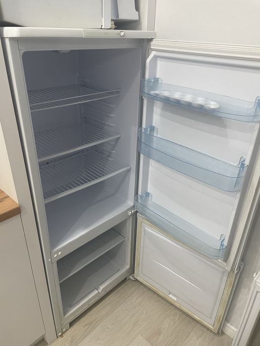 Продам б/у холодильник