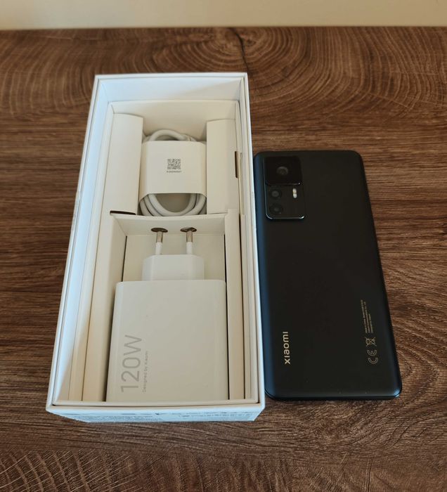 Xiaomi 12T Pro 256GB + 12GB RAM, черен, в отлично състояние, пълен комплект