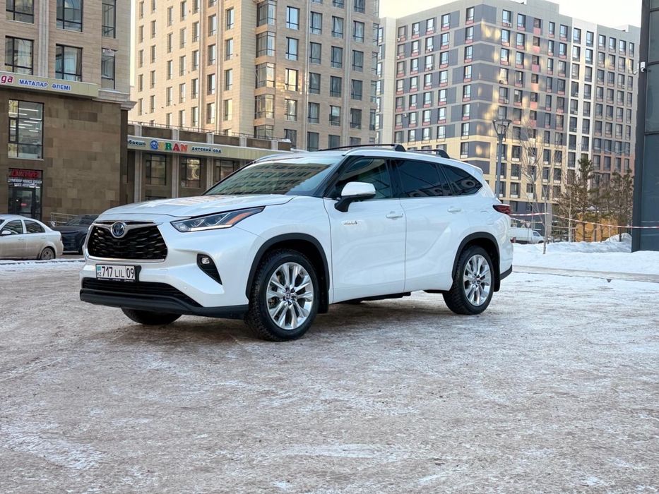 Toyota highlander gibrid 2024 года