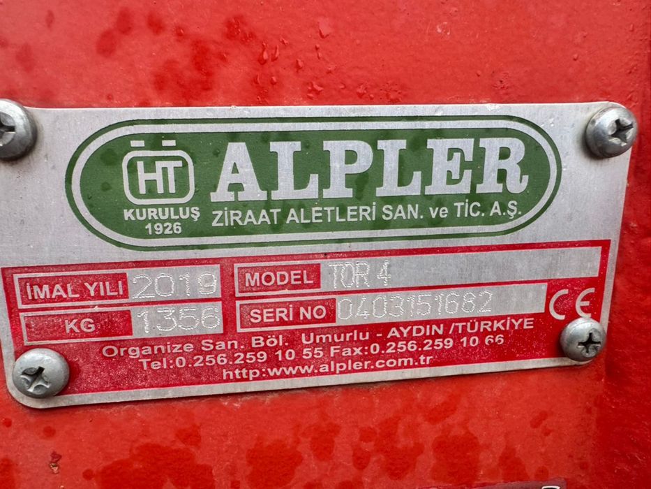 Плуг 4 корпусной оборотный