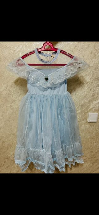 Продам 3 разных платья для девочек