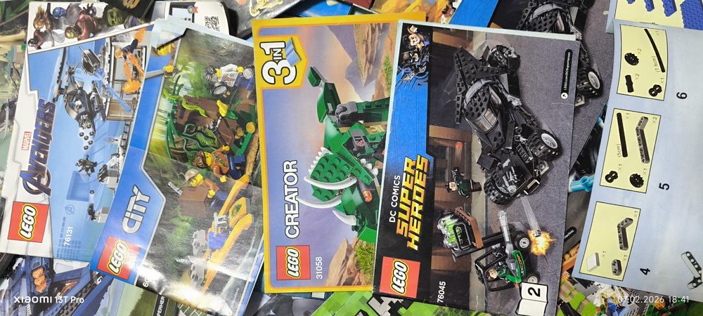 Продам инструкции от lego