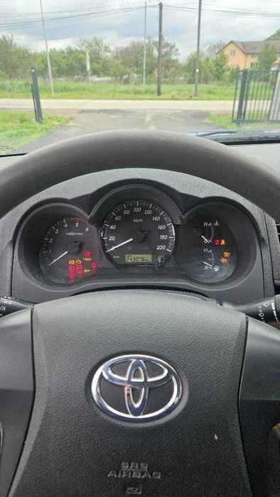 Vand autoutilitara Toyota Hilux