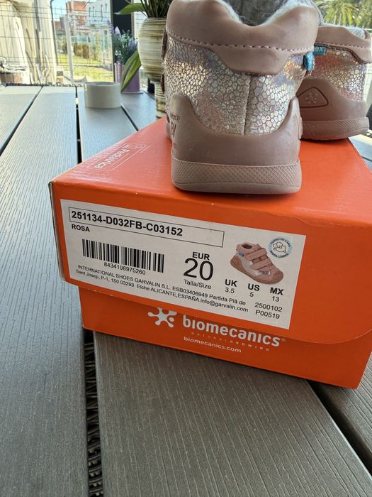 Incaltari Biomecanics