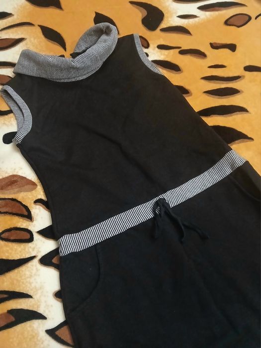 Мини черни рокли от фино трико, Модни и стилни. Една от тях е от рипс.