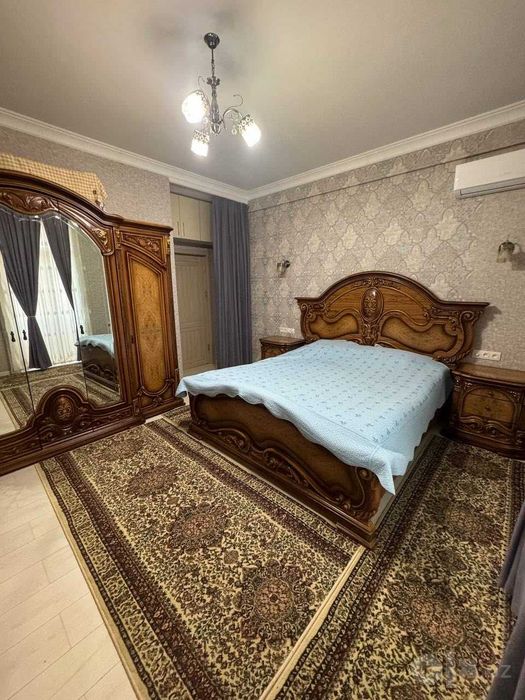 Сдаётся в аренду 3х комнатная  8 этаже из 9   105м2 Ибн Сино 1