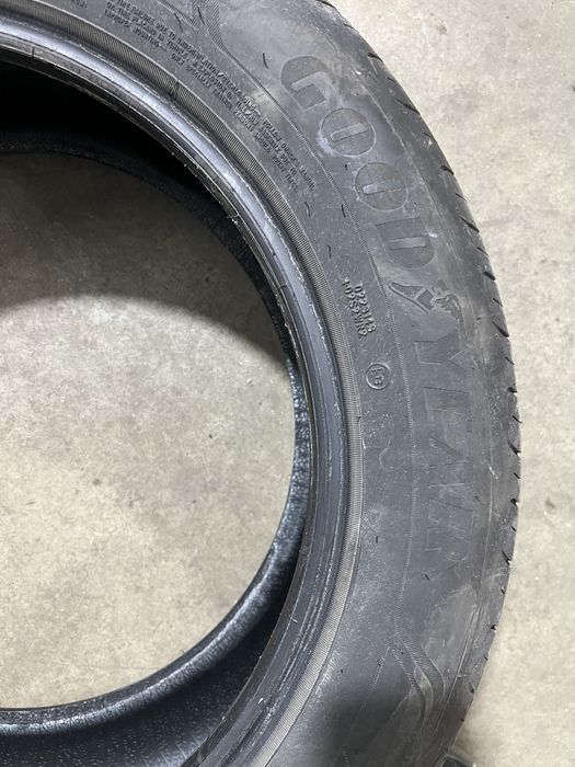 GoodYear 215/55/R17 98W