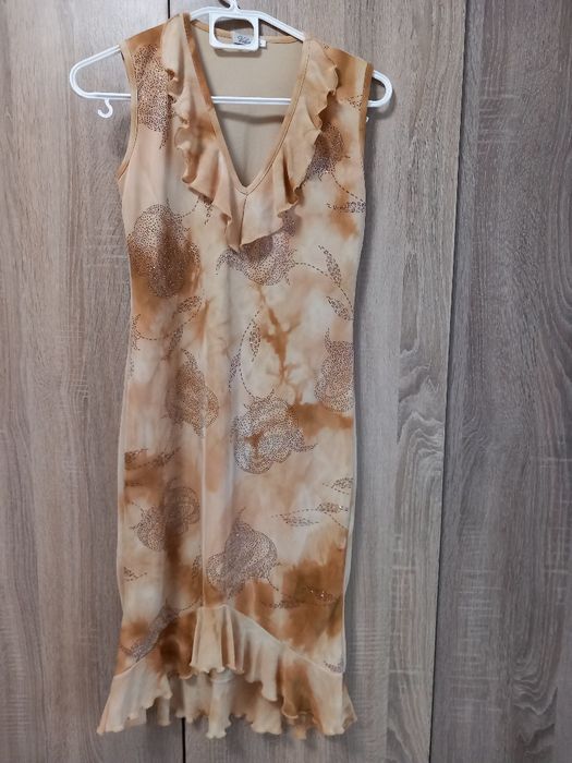 Рокля размер М но става и за С