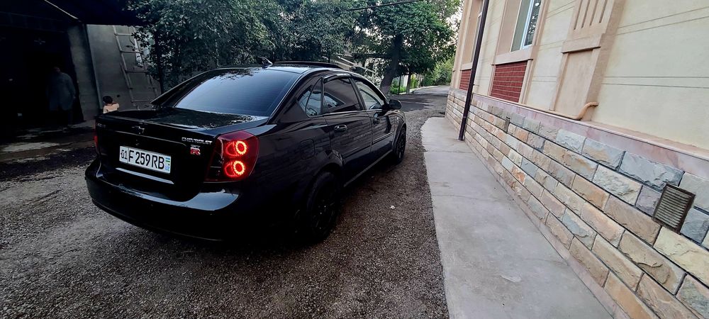 Lasetti aftamat 2010 qora