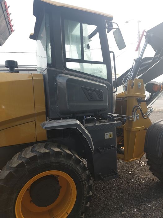 Фронтальный погрузчик 1.5 кублик 160 от кучи