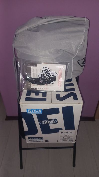 Каски за мотор - Airoh и Shoei