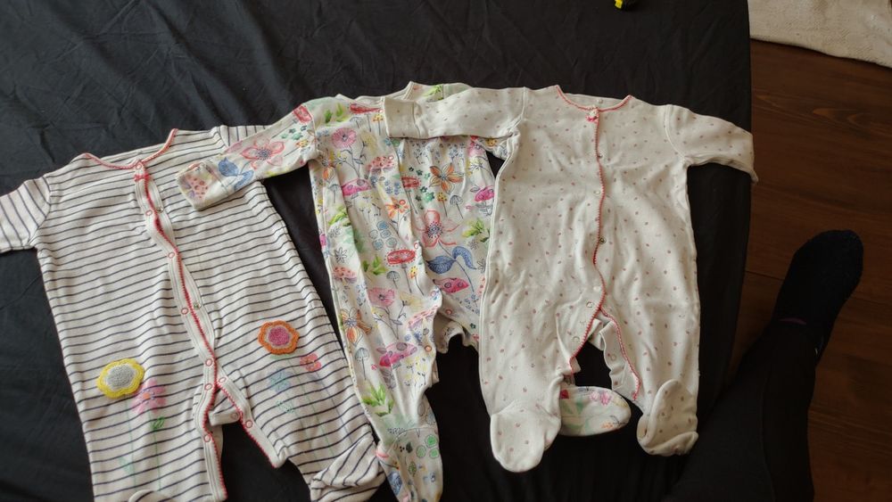 Бебешки дрешки различни модели