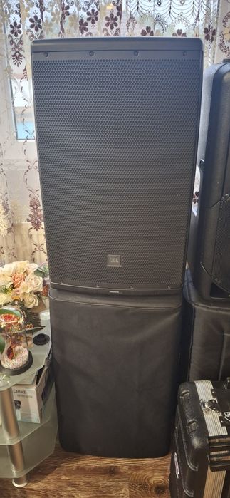Vând 2 boxe jbl eon 615 +huse aproape noi