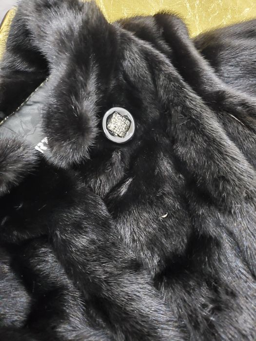 Канадская норка , чёрная,  в идеальном состоянии