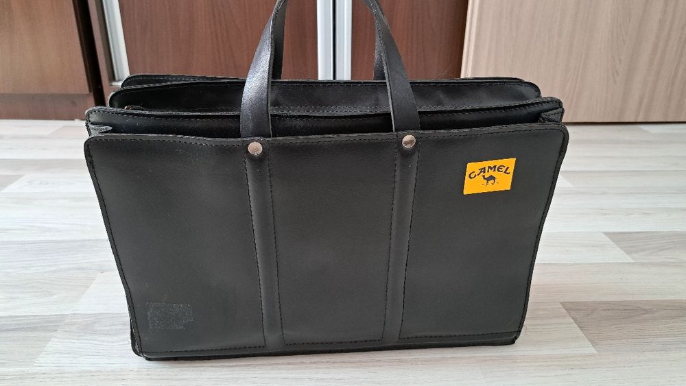 Geanta diplomat barbateasca