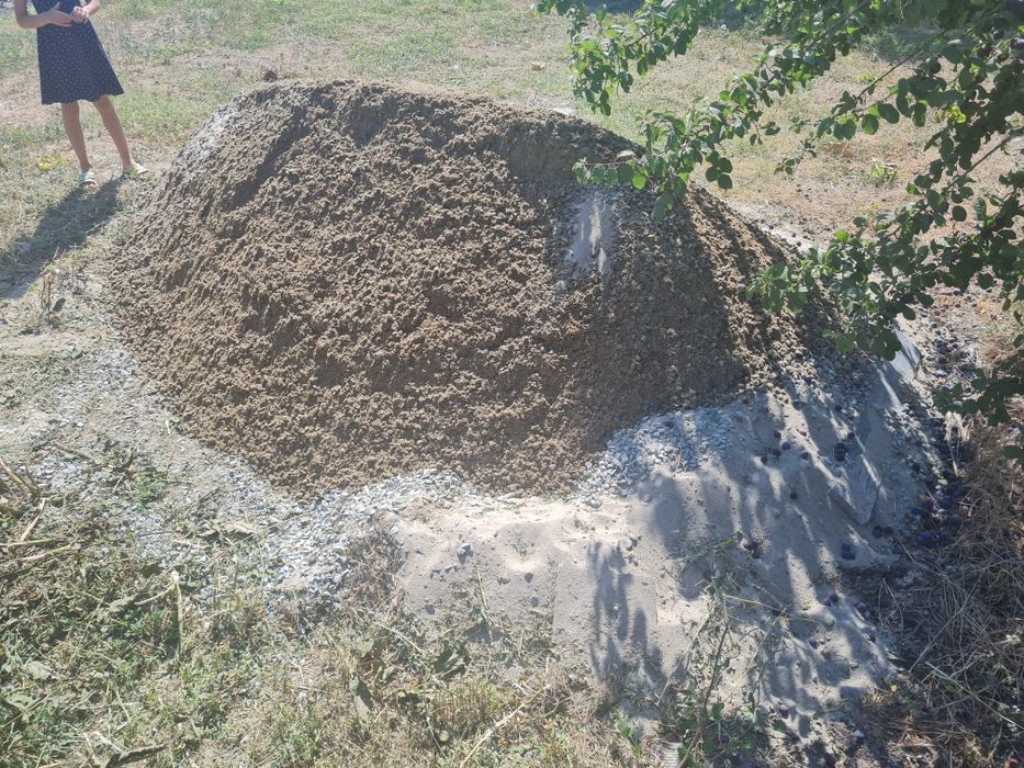 Balastru,nisip, piatra (amestec pentru beton)