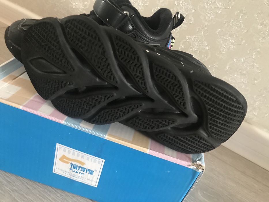 Осенние кроссовки