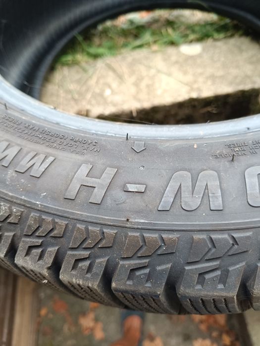 Зимна гумапочти чисто нова