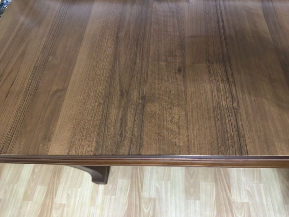 Стол для гостиной