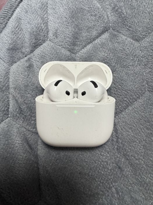 vand casti airpods 4