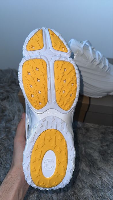 Hot Step 2 Nocta White 42